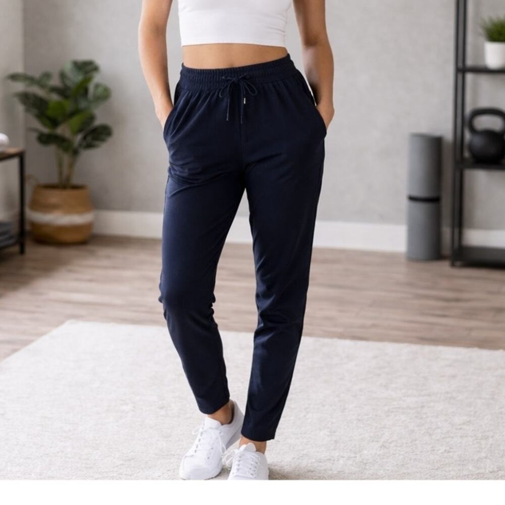 Lululemon Black Pull on Athletic On the Fly Track Pants 8